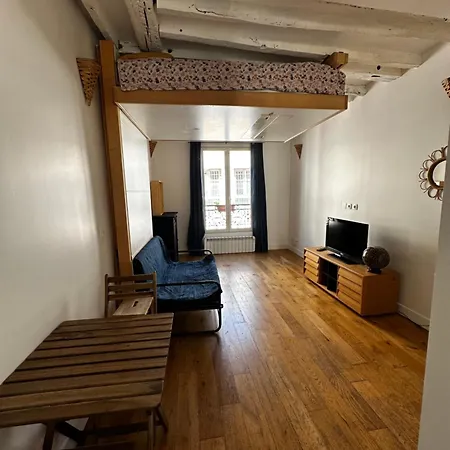 10e Sainte Marthe Canal Saint Martin 23m2 Париж
